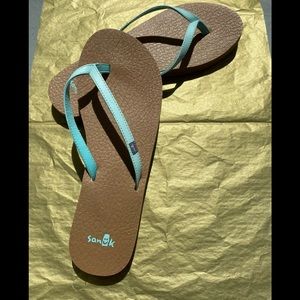 New Sanuk Flip Flops